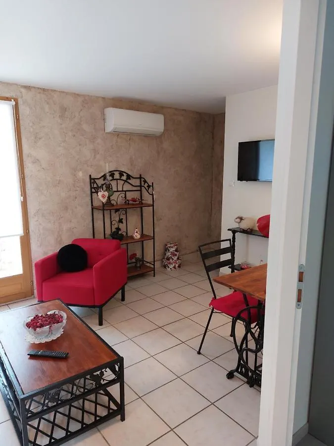 Les Dauphins Apartment Saint-Romain-de-Jalionas